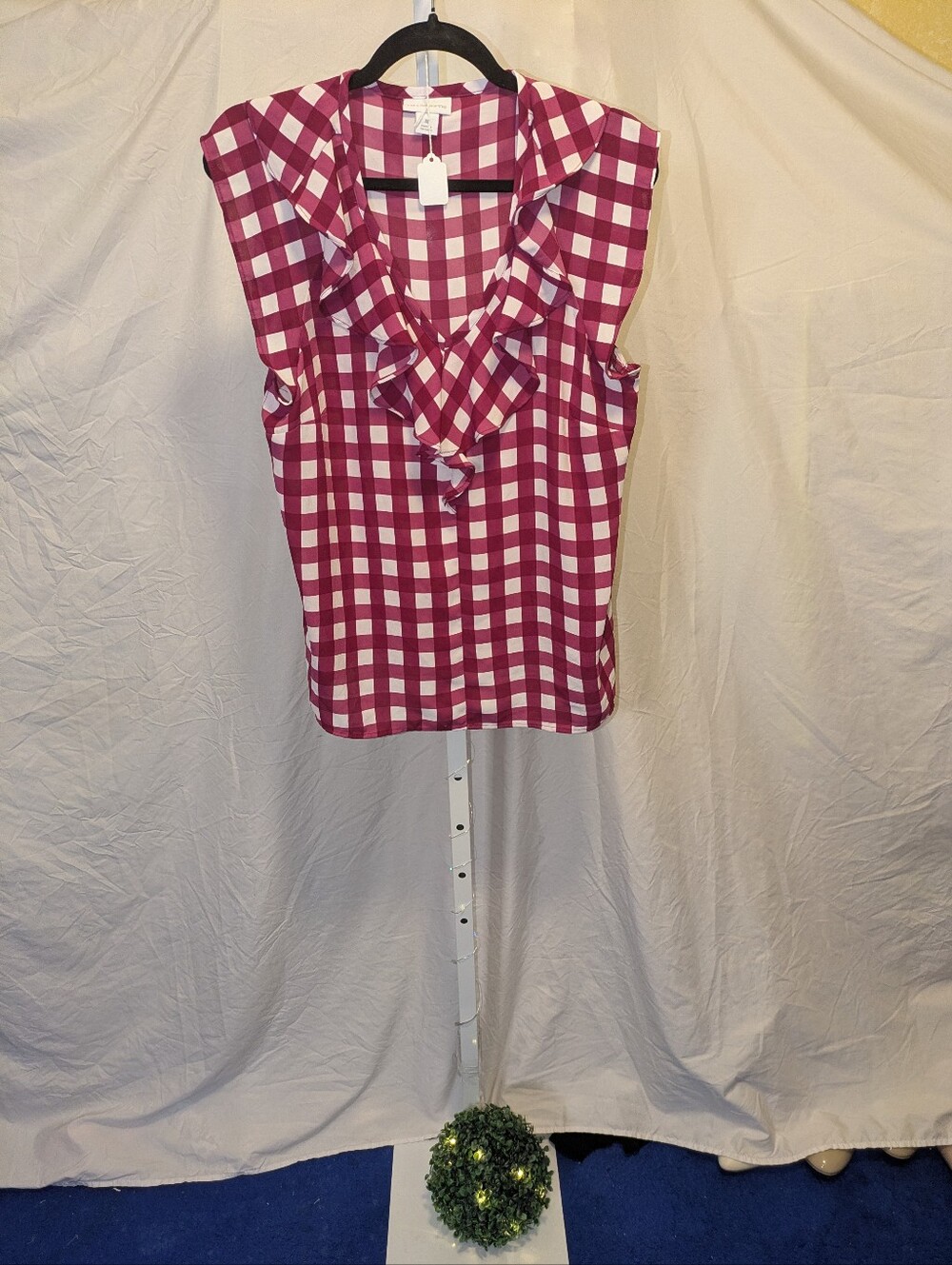 Liz Claiborne Pink Gingham Sleeveless Ruffle Collar Blouse M